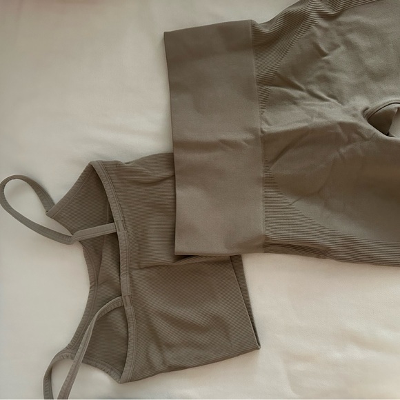 SET Active Taupe Ribbed Set - Picture 2 of 3